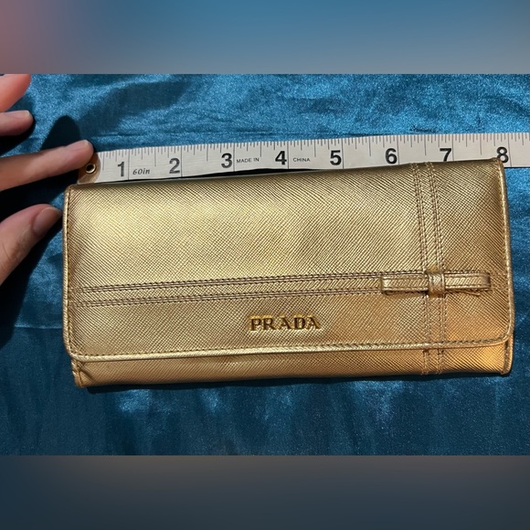 Prada Milano Gold Bow Wallet 🔥 - Picture 15 of 16